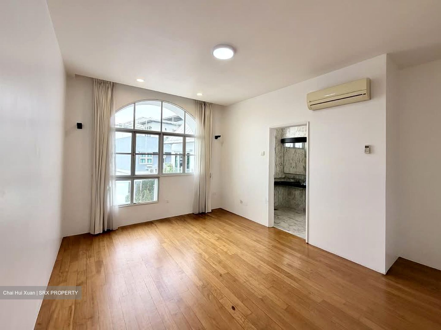 East Coast Hill (D16), Semi-Detached #532178881